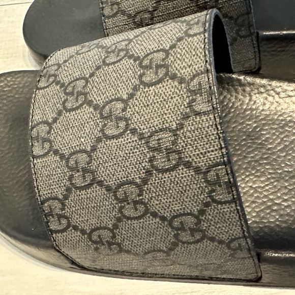 COPY - BNIB size 8 mens Gucci flip flops - Picture 3 of 7